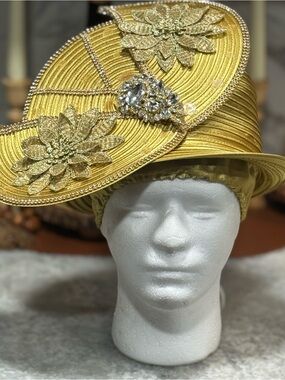 Donna Vinci Couture church hat